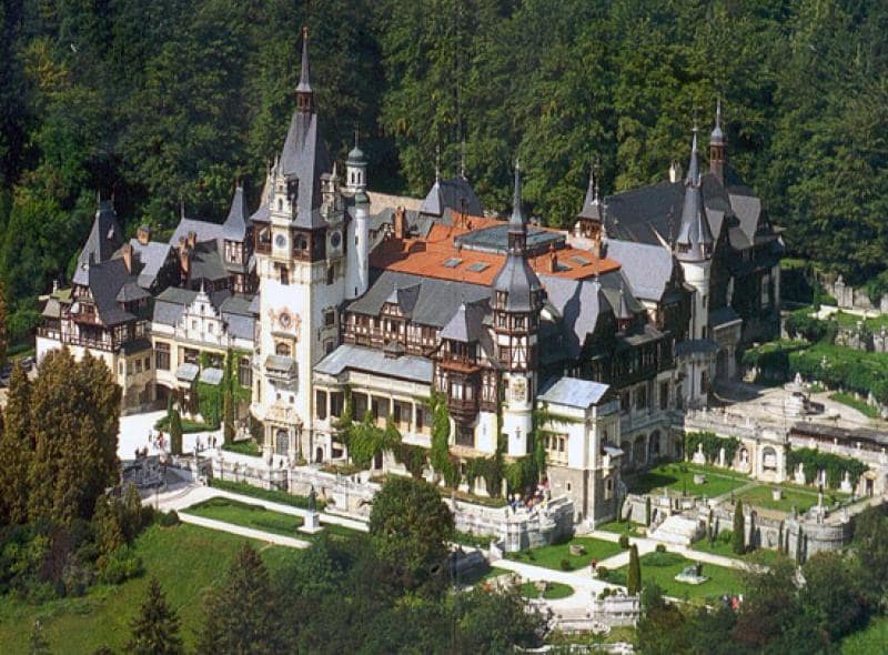 Romanian-Royal-Residence-in-Sinaia